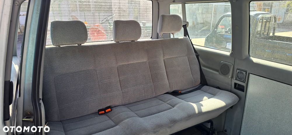 Volkswagen Multivan - 5