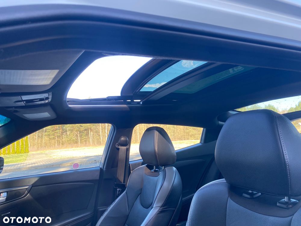 Hyundai Veloster - 8