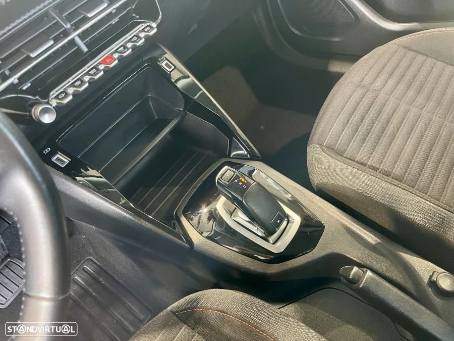 Peugeot 2008 1.2 PureTech Active Pack EAT8 - 15