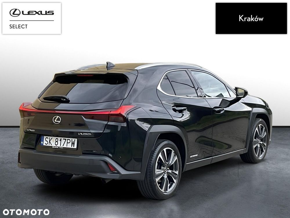 Lexus UX - 5