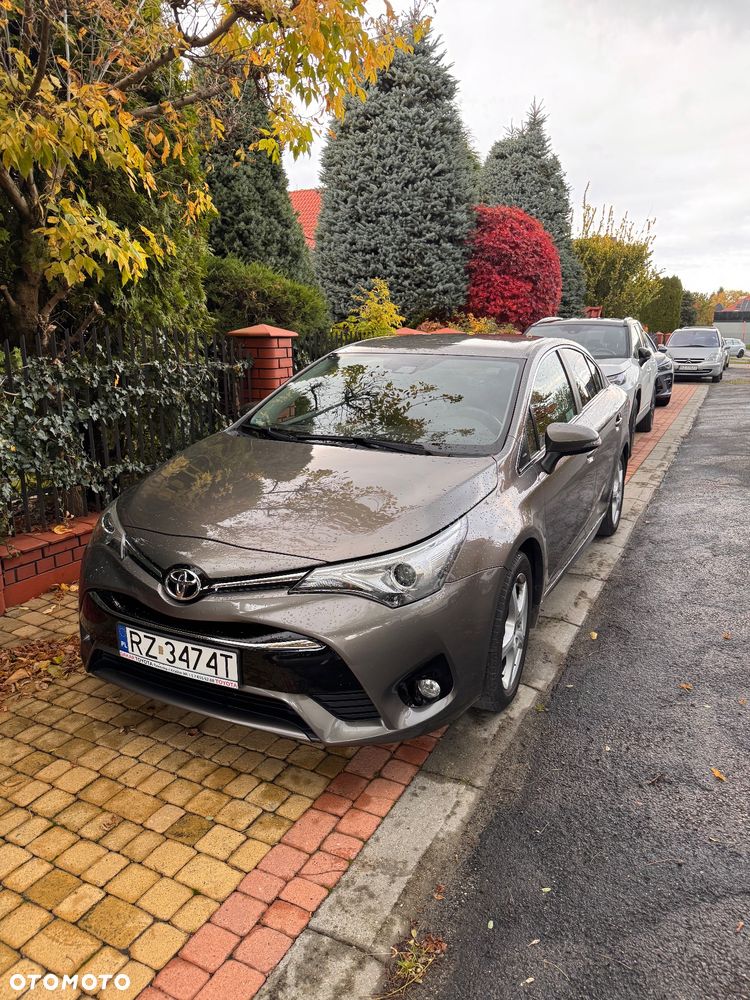 Toyota Avensis - 1