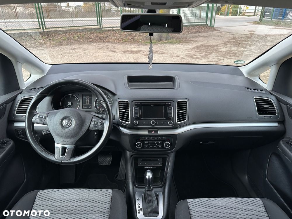 Volkswagen Sharan 2.0 TDI DSG BlueMotion Technology Trendline - 25