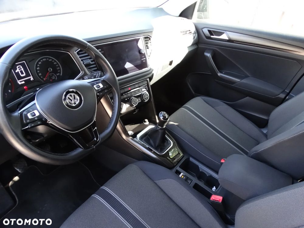 Volkswagen T-Roc - 10