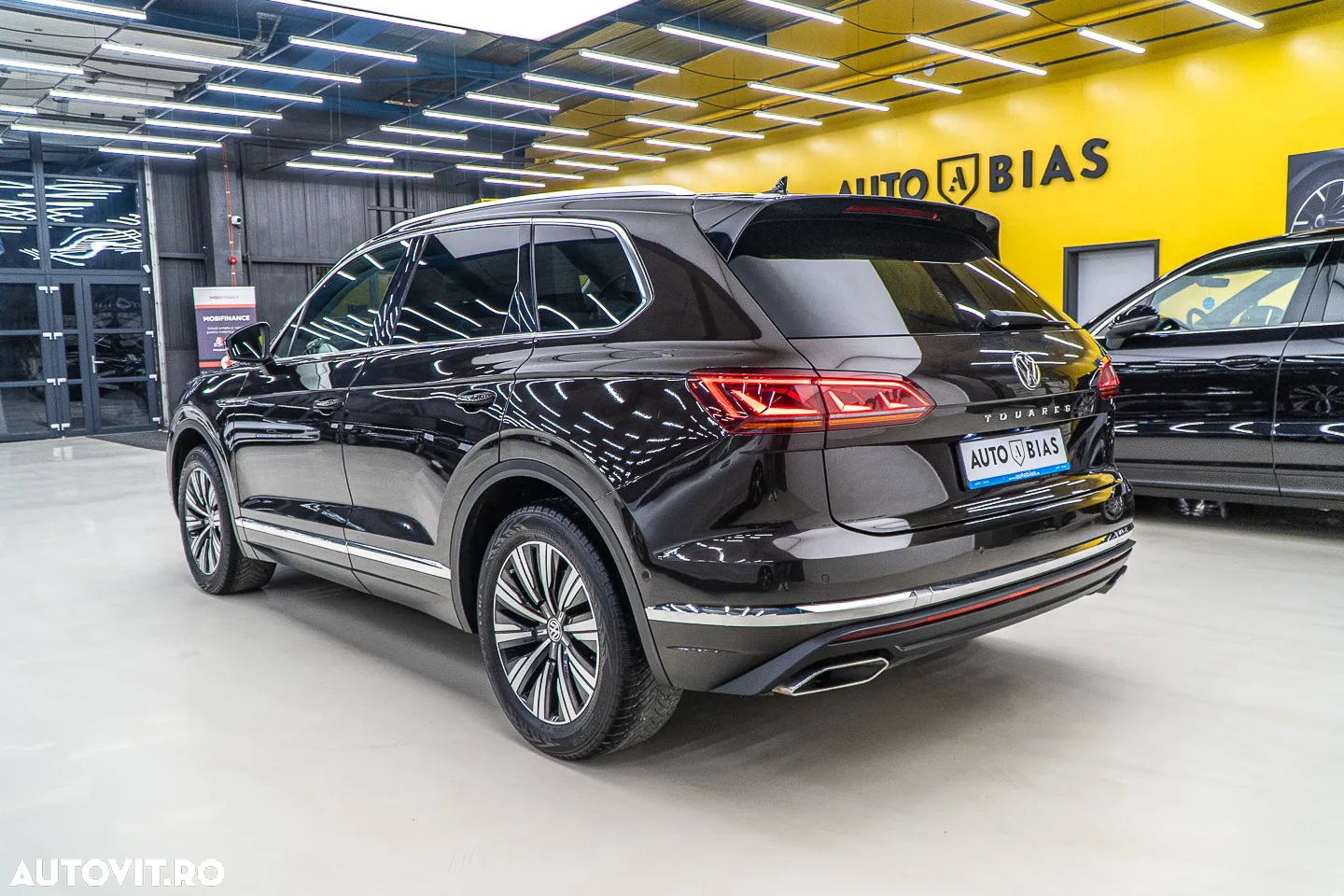 Volkswagen Touareg V6 TDI 4MOTION Elegance - 8