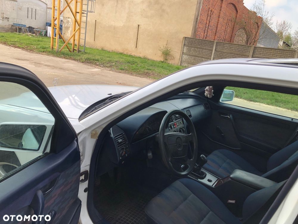 Mercedes-Benz Klasa C 180 Classic - 7