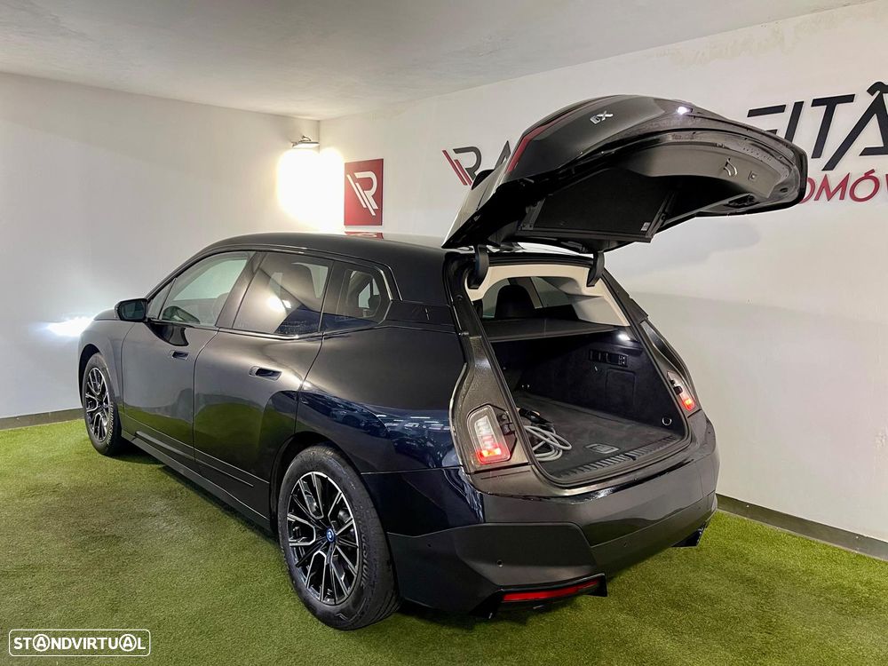 BMW iX xDrive 40 - 46