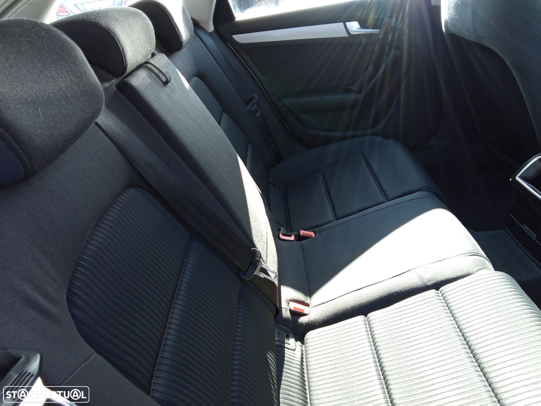 Audi A4 Avant 2.0 TDI Advance - 16