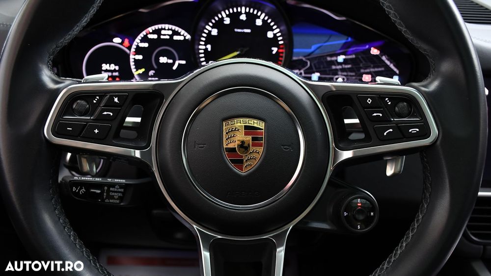 Porsche Cayenne Coupe E-Hybrid Tiptronic S Platinum Edition - 31