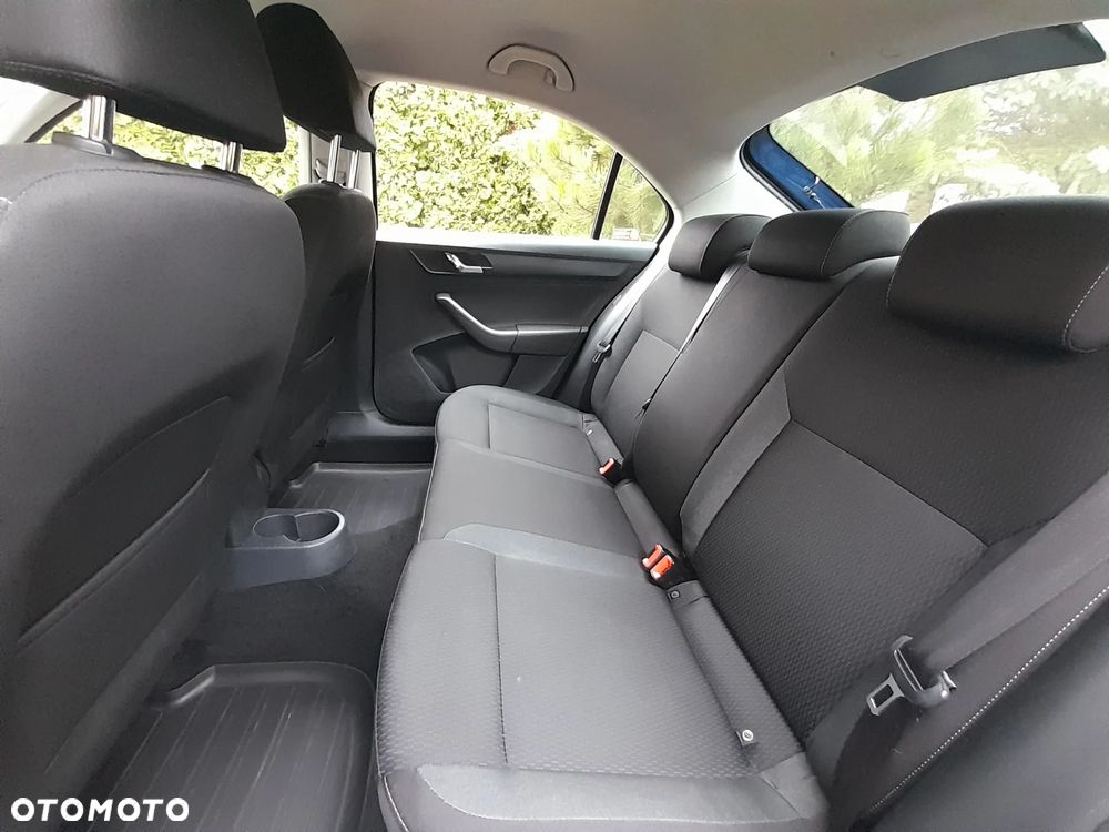 Skoda RAPID 1.2 TSI Ambition - 23
