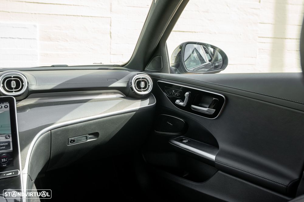 Mercedes-Benz C 300 e T 9G-TRONIC AMG Line - 32