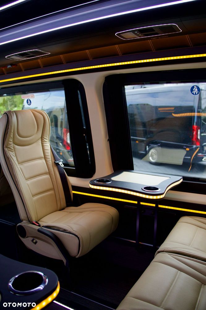 Mercedes-Benz Sprinter 519 - 12