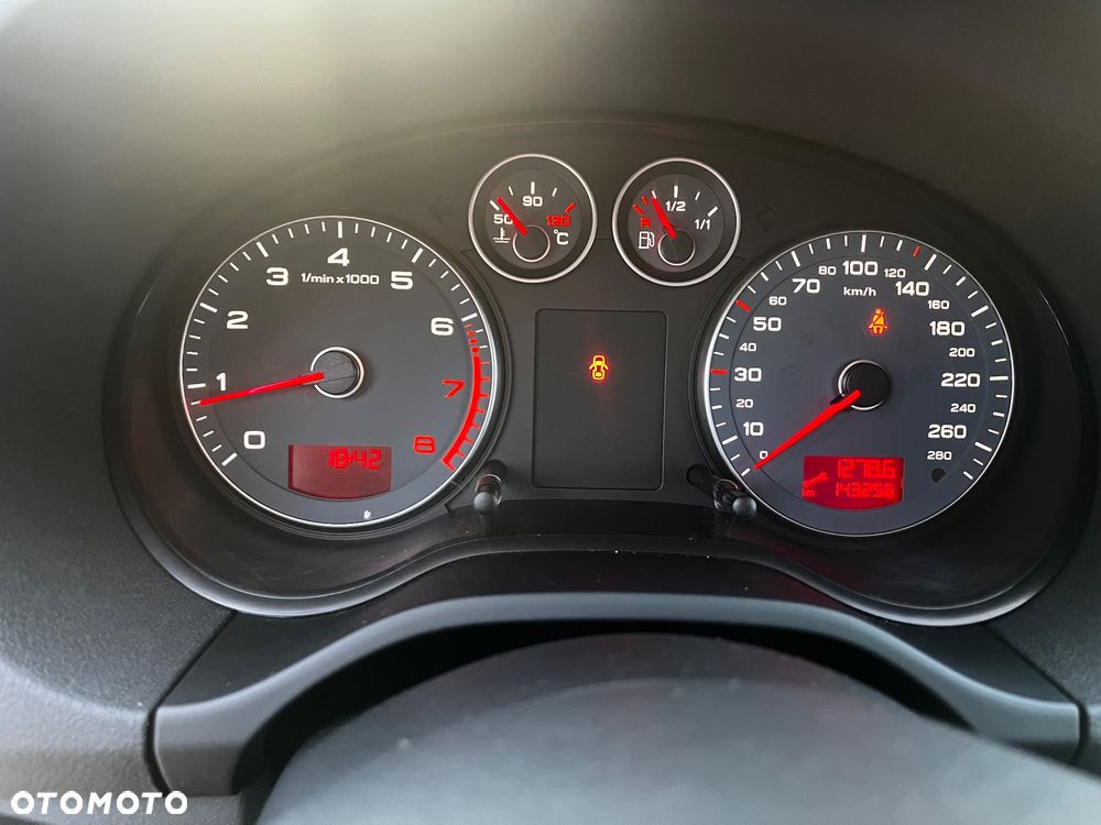 Audi A3 Sportback 1.2 TFSI Ambiente - 27