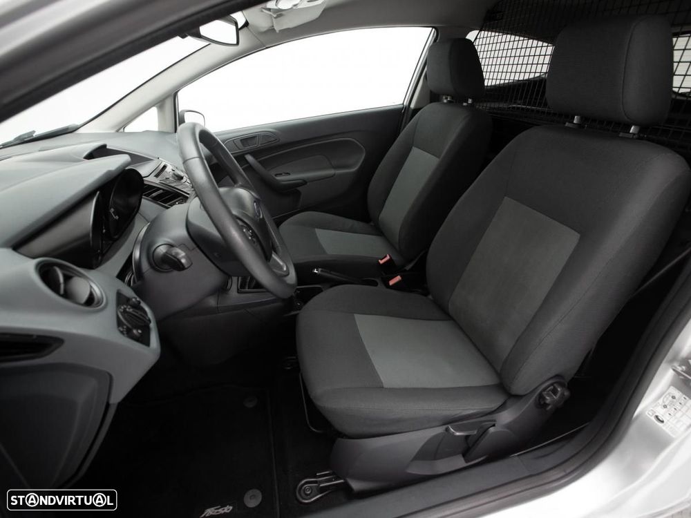 Ford Fiesta Van - 7