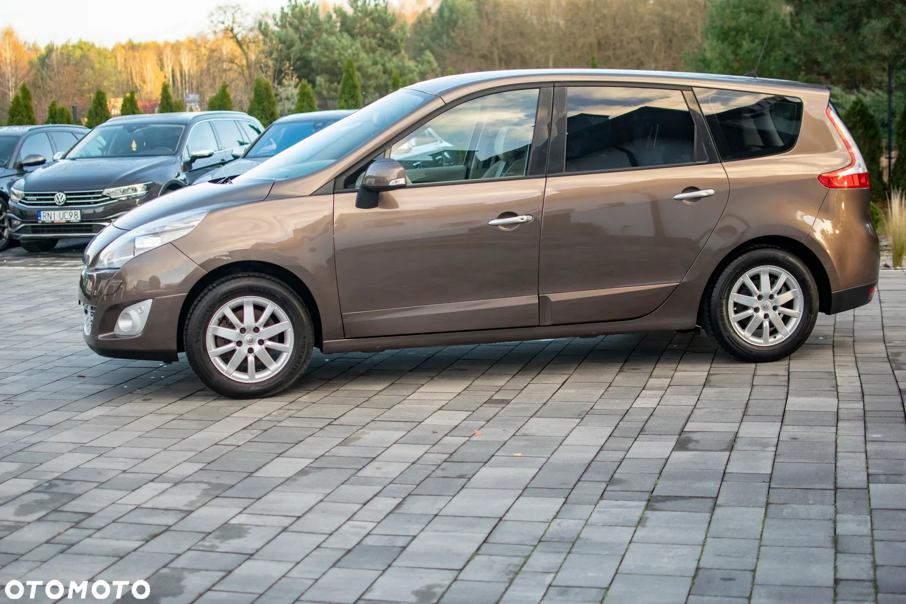 Renault Grand Scenic - 21