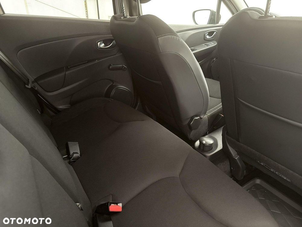 Renault Clio - 23