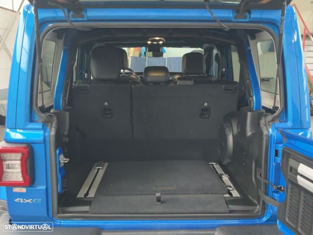 Jeep Wrangler - 11