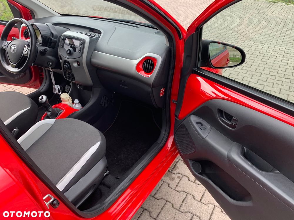 Toyota Aygo x-play Eco - 18