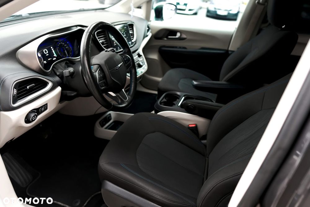 Chrysler Pacifica - 19