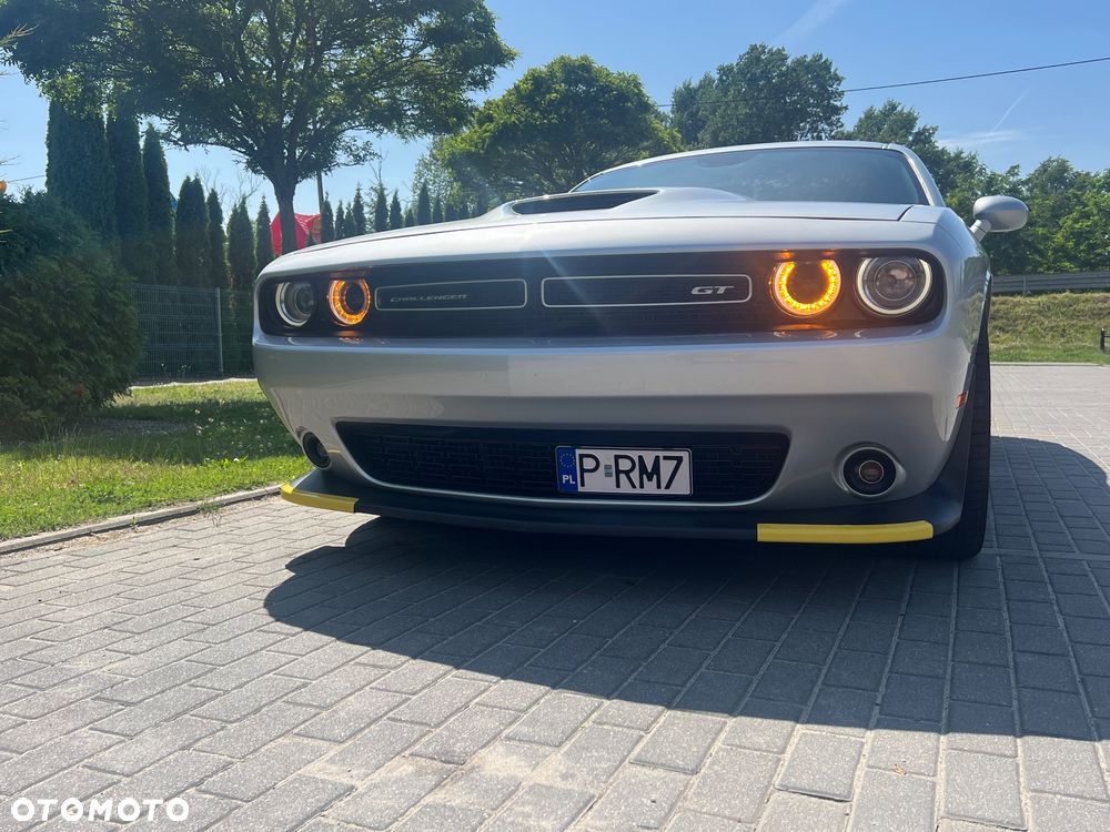 Dodge Challenger - 1