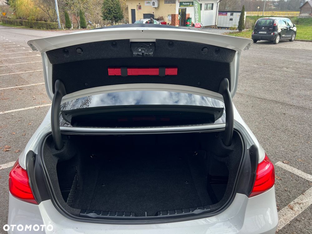 BMW Seria 3 320d DPF Blue Performance Edition Sport - 14