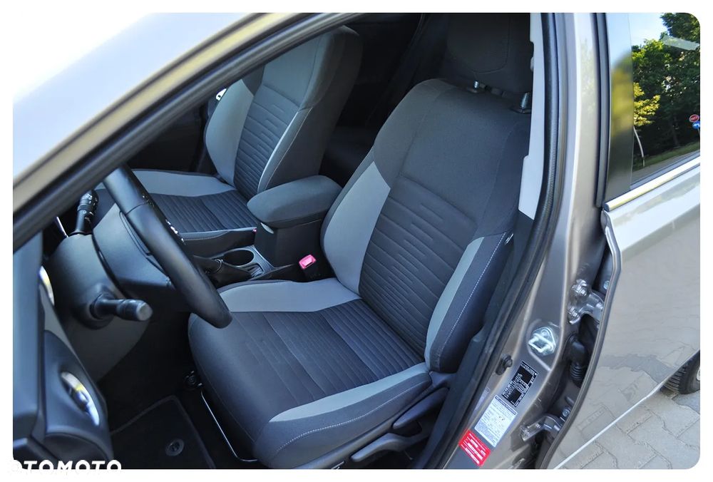 Toyota Auris 1.8 HSD Luna - 25