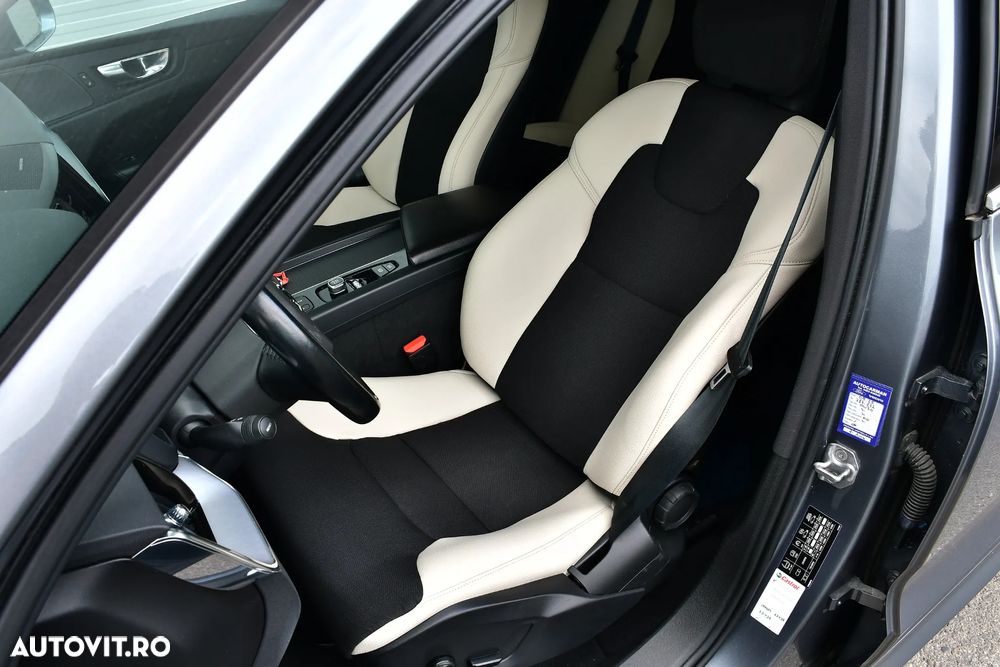 Volvo XC 60 B4 D AWD Geartronic Momentum Pro - 18