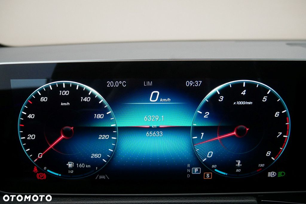 Mercedes-Benz GLB - 9