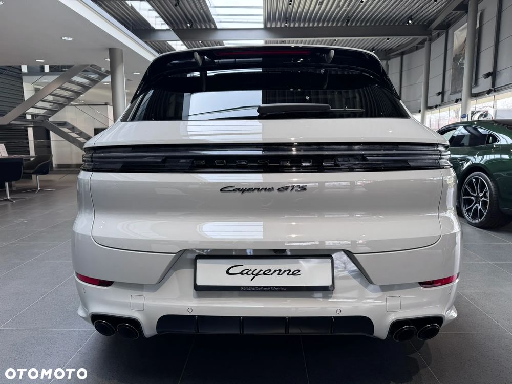 Porsche Cayenne - 5