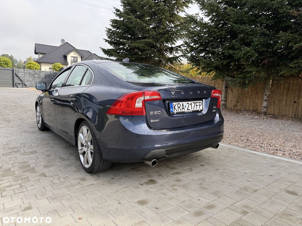 Volvo S60 2011 photo 4