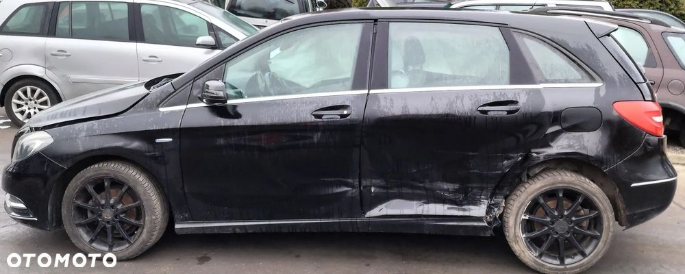 MERCEDES-BENZ B-KLASA W176 W246 SILNIK 1.8 CDI 651.901 JESZCZE W AUCIE - 4