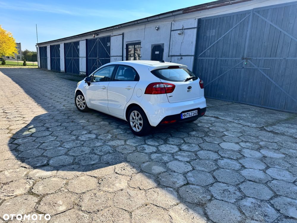 Kia Rio - 7
