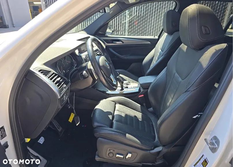BMW X3 xDrive30i Luxury Line - 7