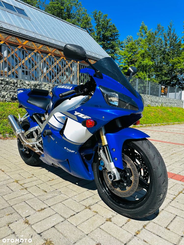 Yamaha R1 - 1