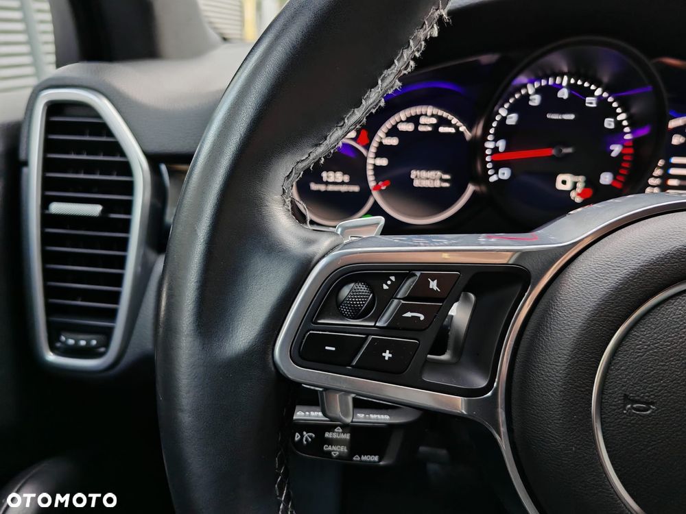 Porsche Cayenne Platinum Edition - 21