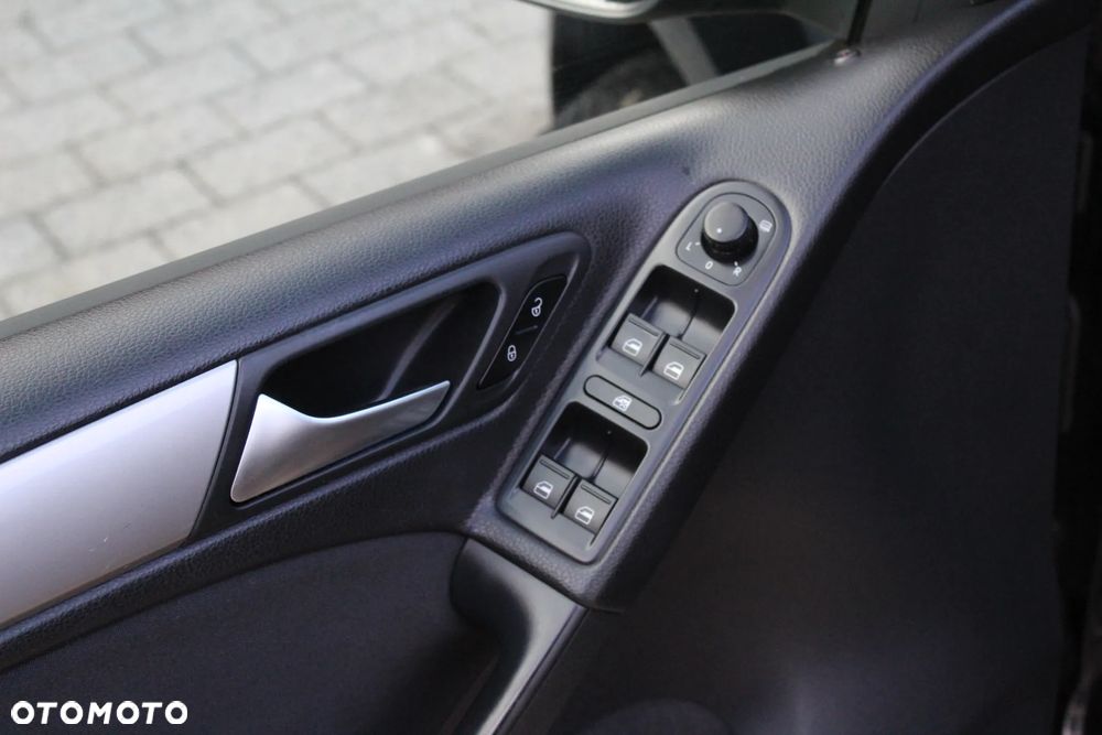 Volkswagen Golf - 10