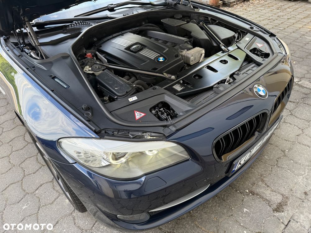 BMW Seria 5 530i Touring - 27