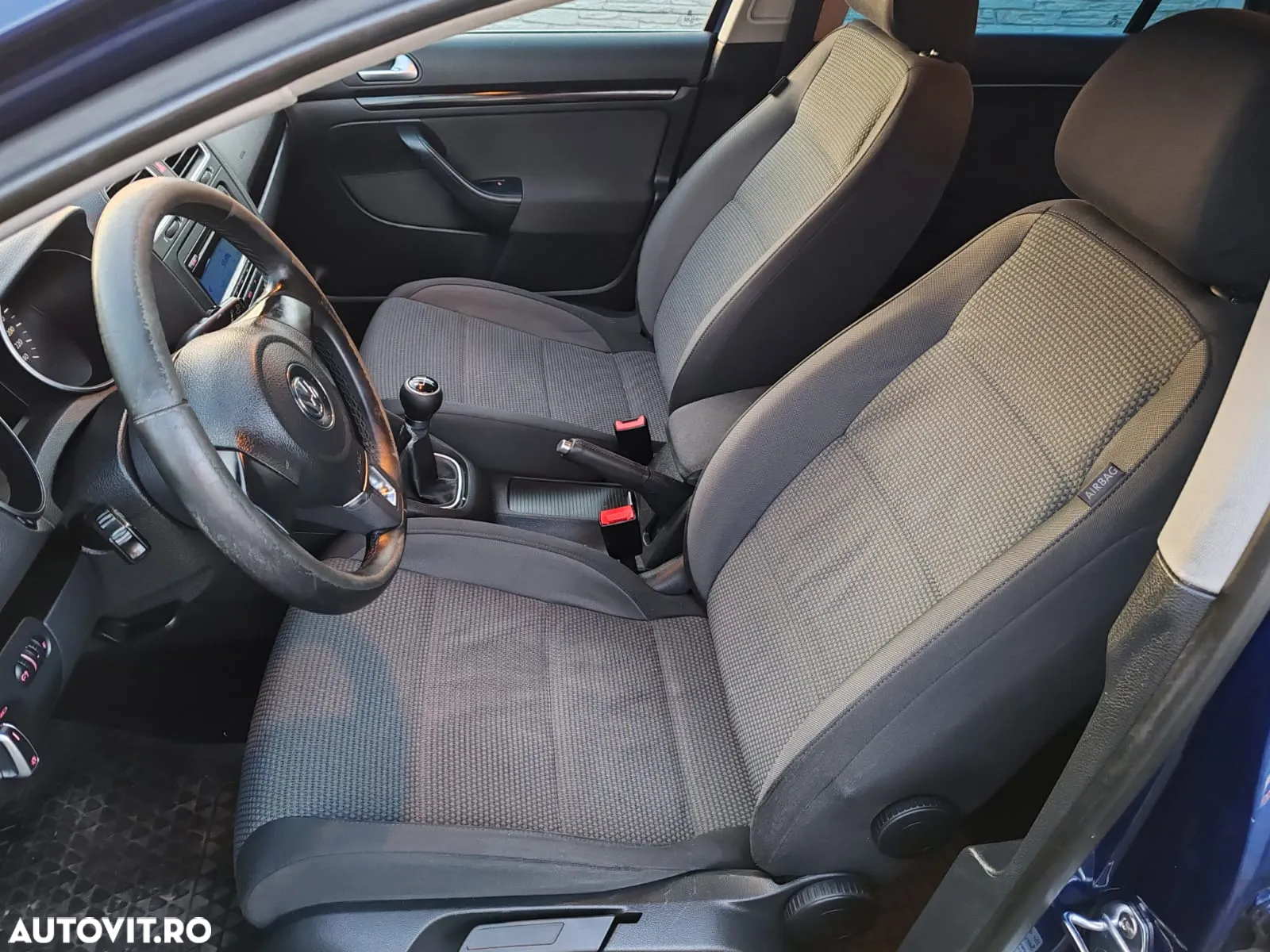 Volkswagen Golf - 14