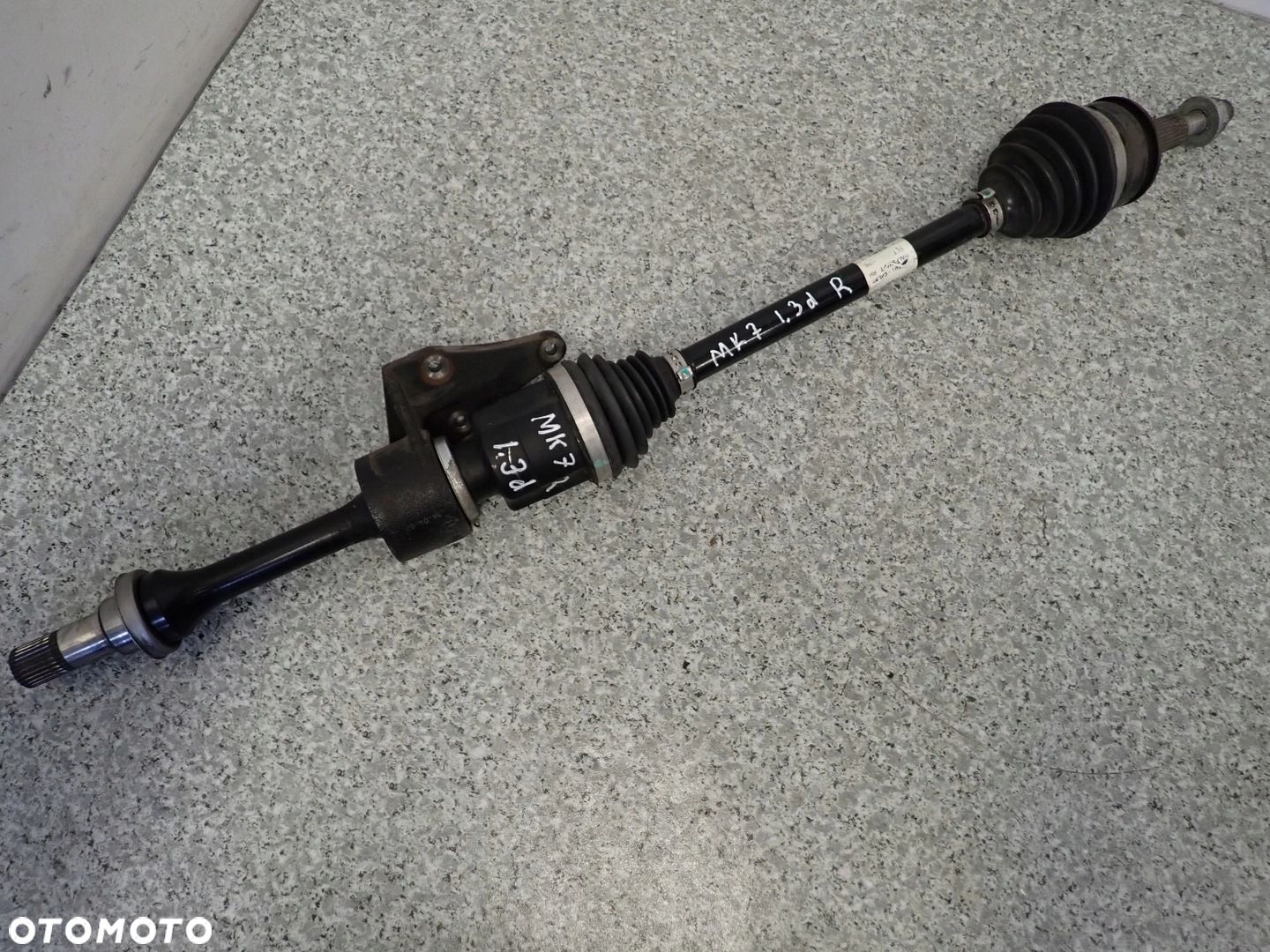 SUZUKI SWIFT MK7 1.3 DDIS 10- PÓŁOŚ PRAWA DŁUGA - 1