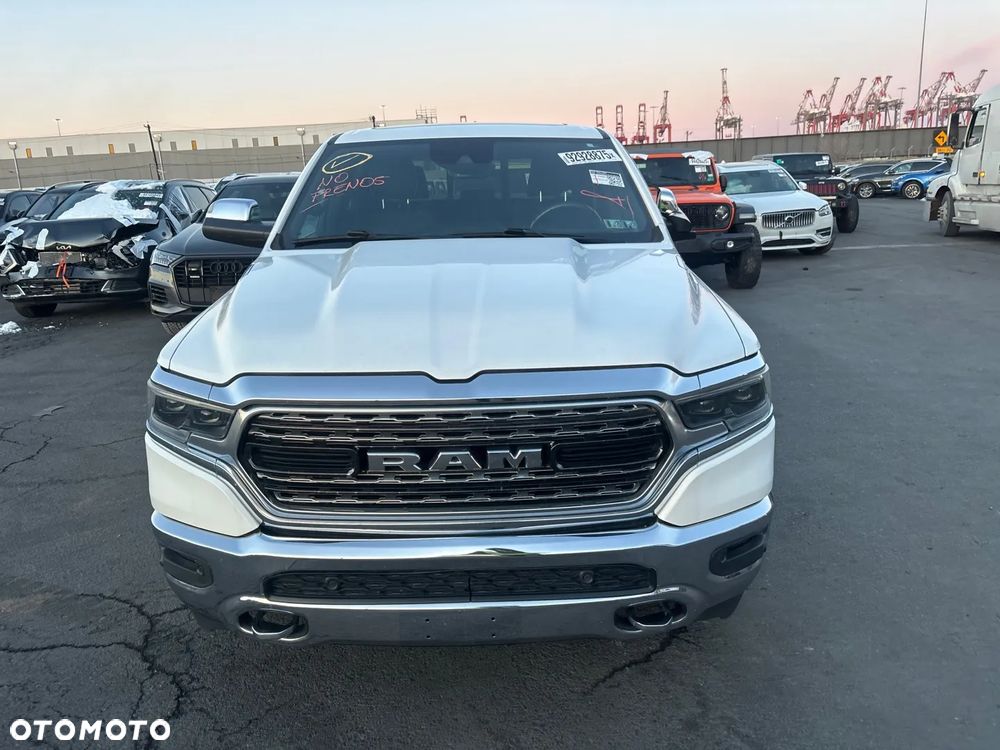 RAM 1500 Crew Cab Shortbed Limited - 9