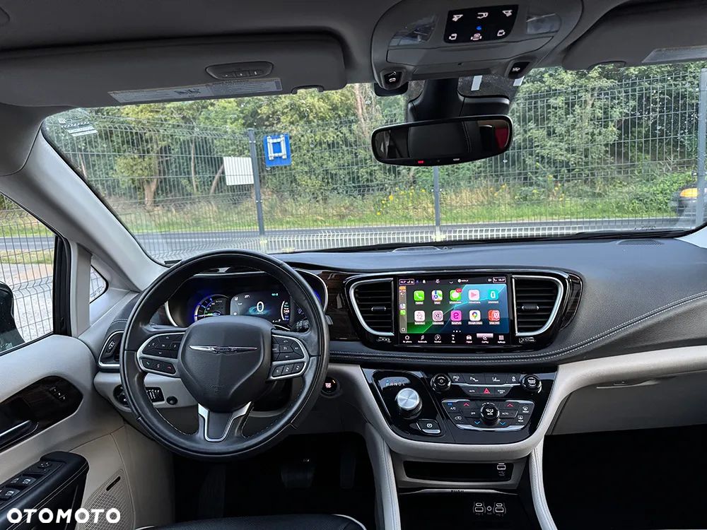 Chrysler Pacifica - 34