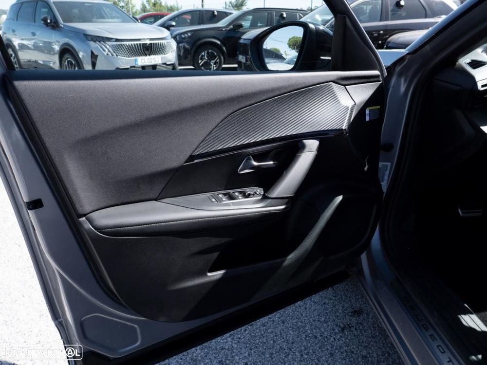Peugeot e-2008 54 kWh GT - 22