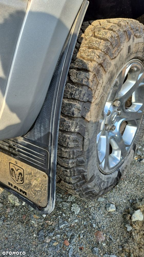 Dodge RAM 5.7 4x4 - 13