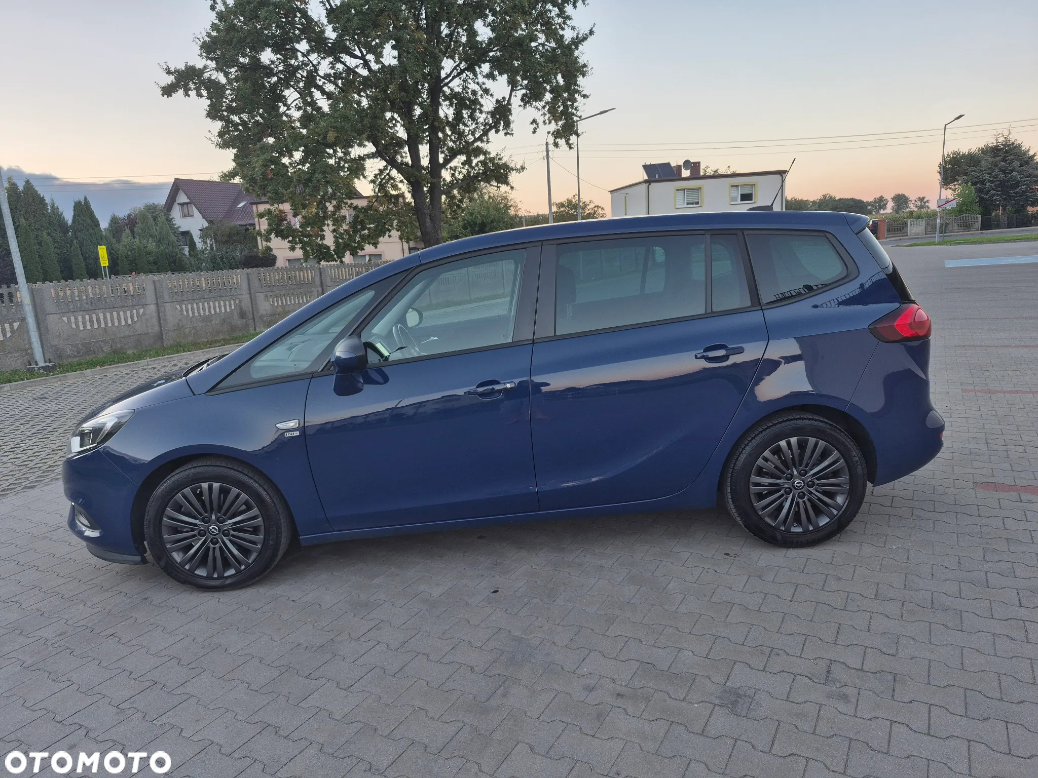 Opel Zafira 2.0 D Automatik 120 Jahre - 19