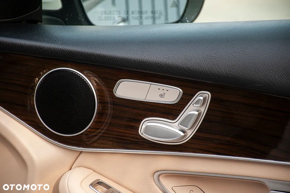 Mercedes-Benz GLC 300 4Matic 9G-TRONIC AMG Line - 38