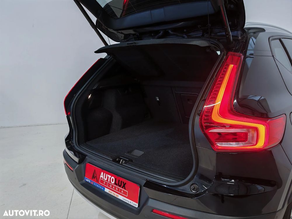 Volvo XC 40 T3 Momentum Pro - 23