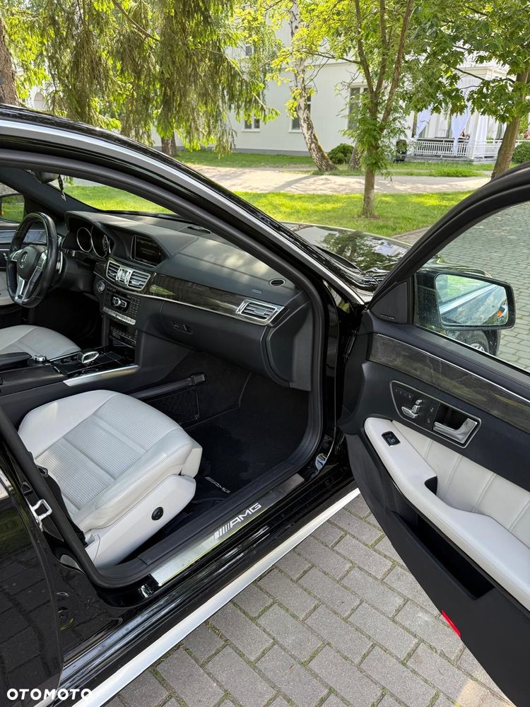 Mercedes-Benz Klasa E 63 AMG S 4-Matic - 12