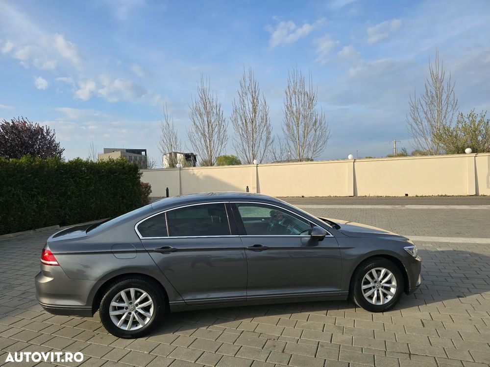 Volkswagen Passat 2.0 TDI DSG Comfortline - 26