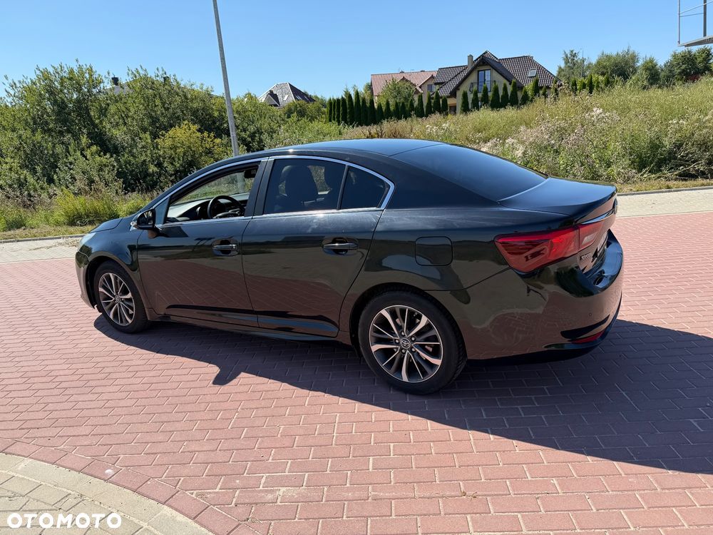 Toyota Avensis 2.0 D-4D Premium - 11