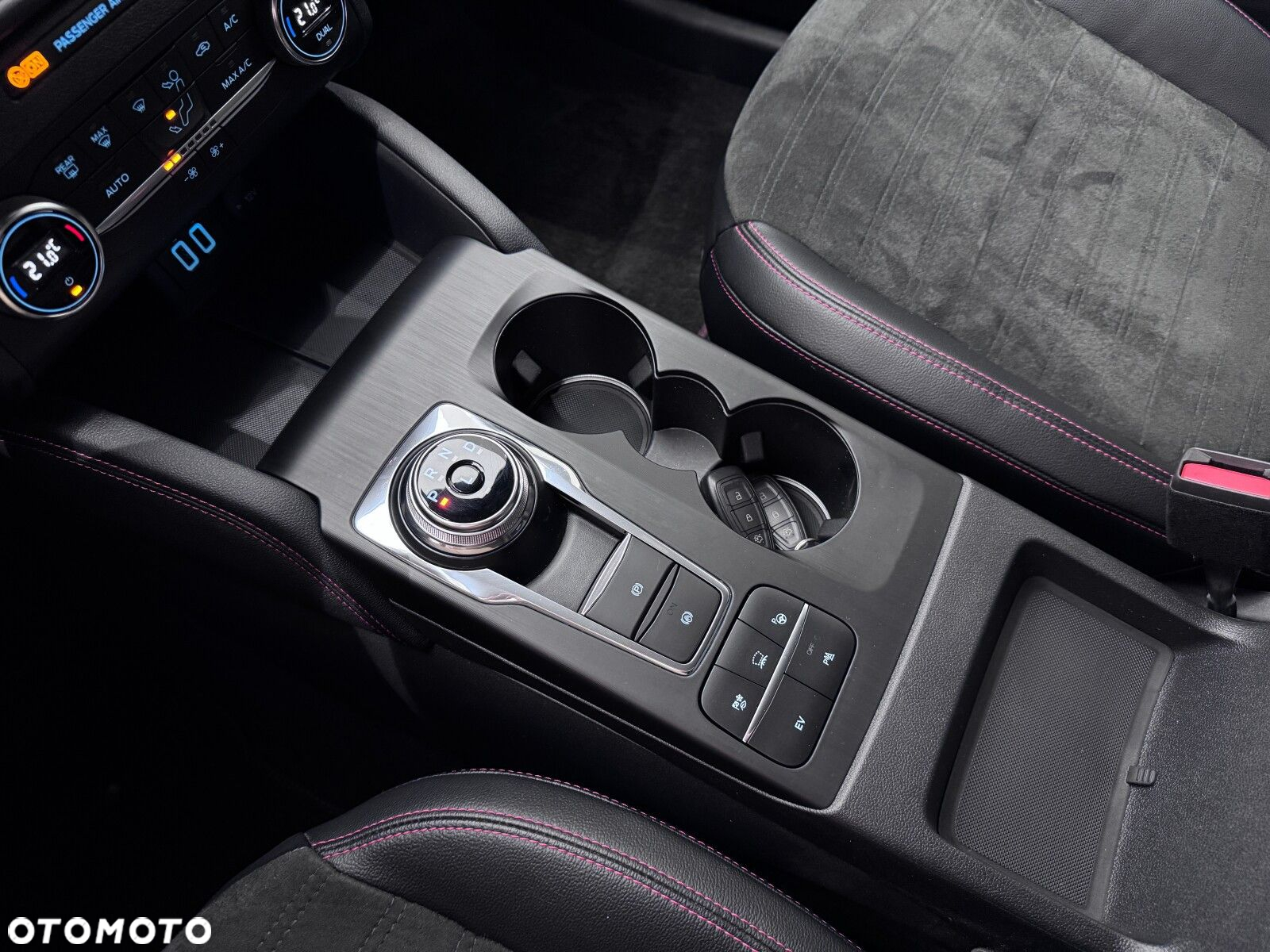 Ford Kuga - 26