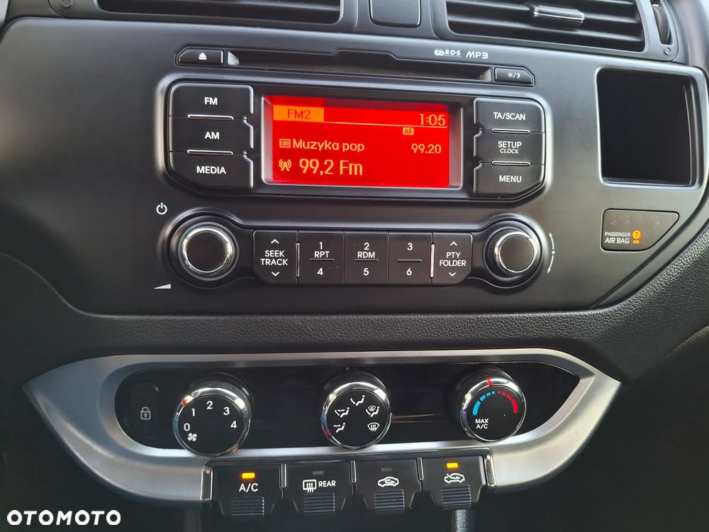 Kia Rio - 24